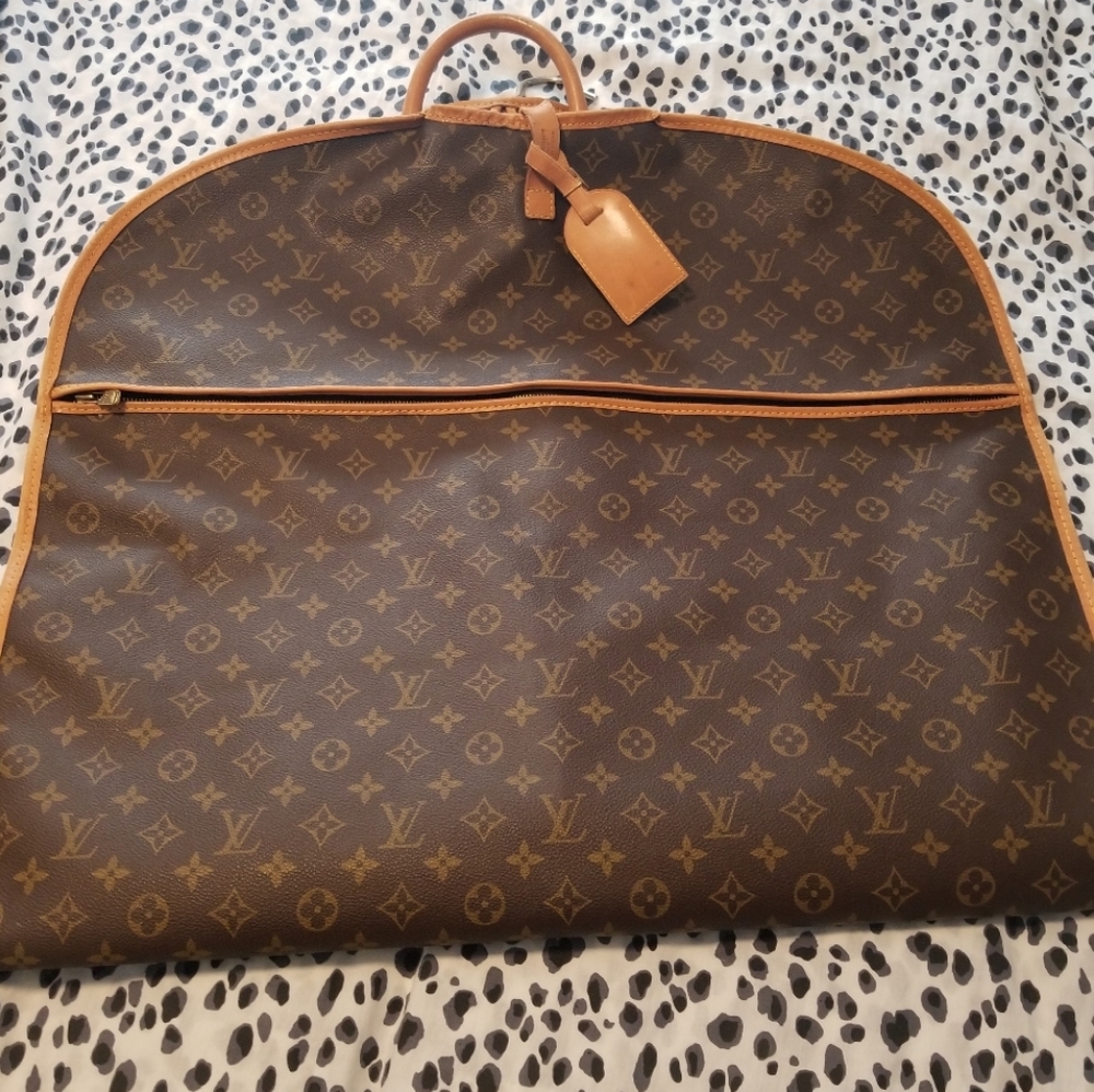 Louis Vuitton Garment Bag - Picture 2 of 15